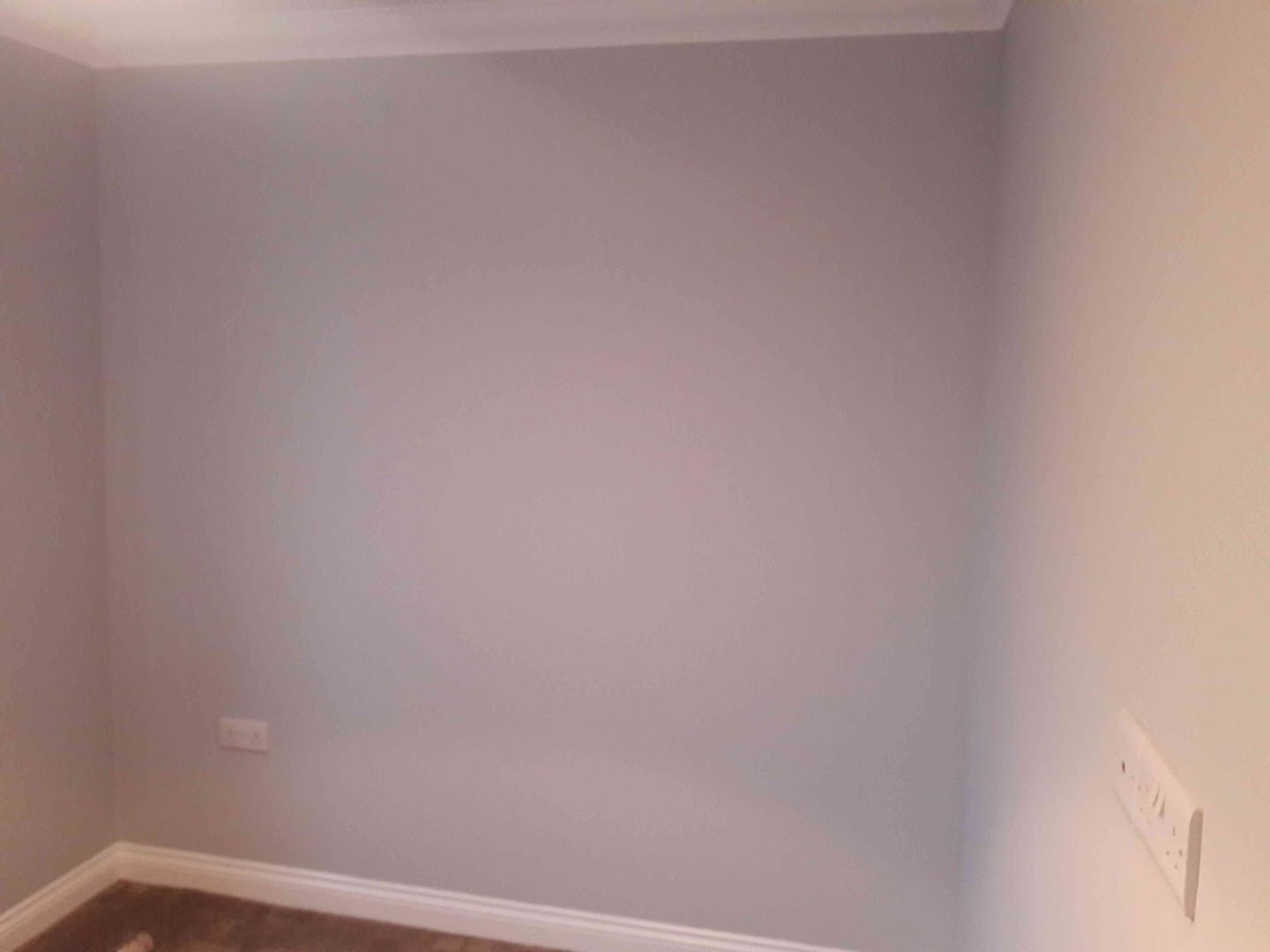 Painting by windows — Photos 6