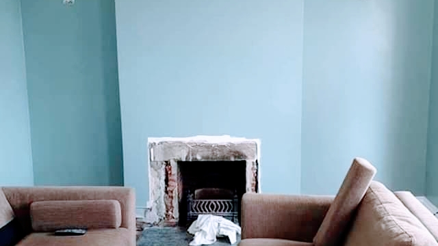 Painting by windows — Photos 1