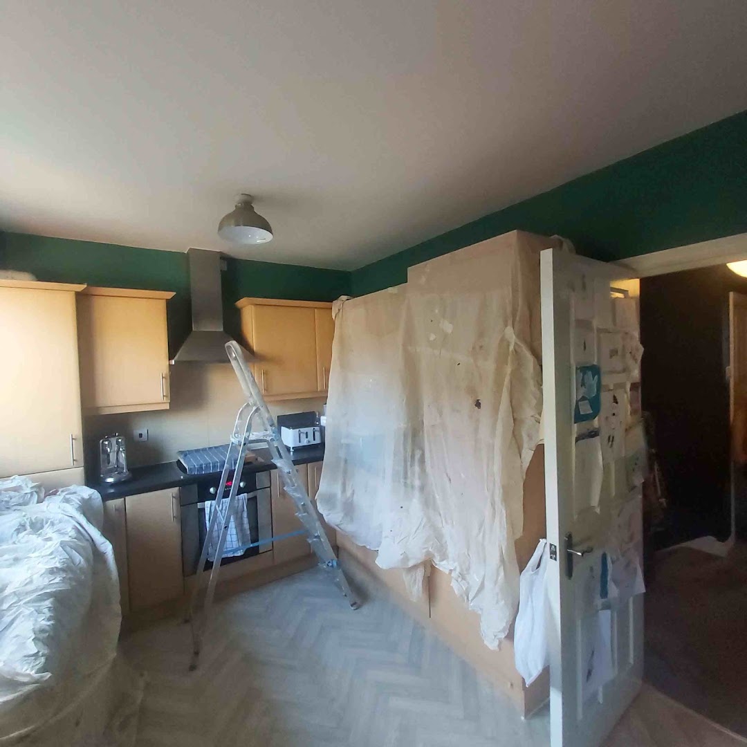 Painting by windows — Photos 7